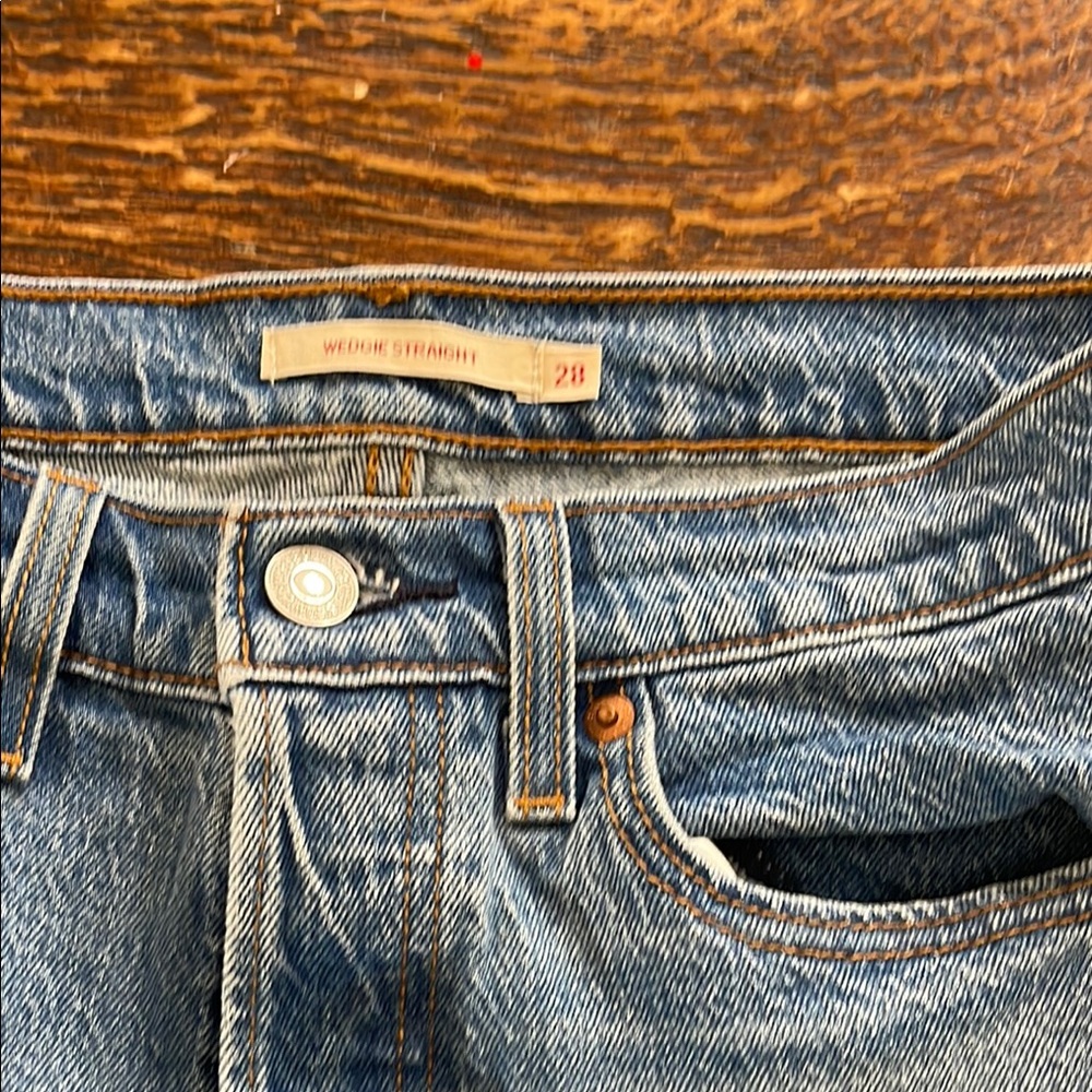 Levi’s Jeans 28x28 wedgie straight